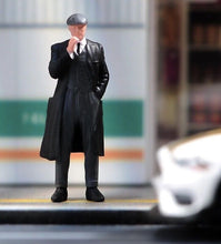 Load image into Gallery viewer, 1:64 Painted Unpainted Figure Model Miniature Resin Diorama Sand Man in Suit