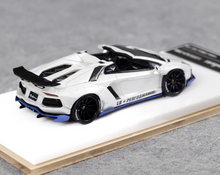 Load image into Gallery viewer, FW 1:64 White Aventador LP700 Convertible LBWK Sport Model Diecast Resin Car