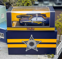 Load image into Gallery viewer, Rollin 1:64 Oregon Police OSP CV CROWN VICTORIA Model Diecast Metal Car New Collection