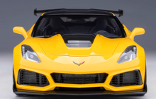 Load image into Gallery viewer, AUTOart 1:18 Yellow CORVETTE C7 ZR1 Racing Sports Model Diecast Metal Car