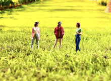 Load image into Gallery viewer, 1:64 Painted Figure Mini Model Miniature Resin Diorama Bestie Girls Gathering New