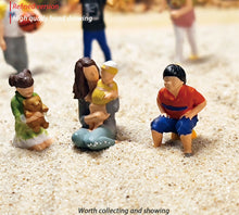 Load image into Gallery viewer, 1:64 Painted Figure Mini Model Miniature Resin Diorama Sand Kid Child Boy Girl