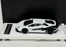 Load image into Gallery viewer, Onemodel 1:64 White LP700 Aventador LB SPLY Sports Model Diecast Resin Car New Collection