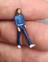 Load image into Gallery viewer, 1:64 Painted Figure Mini Model Miniature Resin Diorama Band Singer Artist Pop