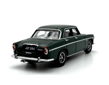 Load image into Gallery viewer, OXFORD 1:76 Green Rover P5B Queen's Sedan Sports Model Diecast Metal Car New