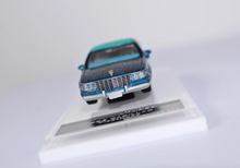 Load image into Gallery viewer, GOC 1:64 Blue CTE Fleetwood American Classic Model Diecast Metal Car New Collection