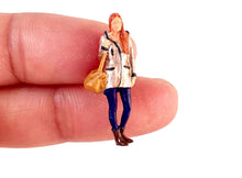Load image into Gallery viewer, 1:64 Painted Figure Model Miniature Resin Diorama Sand Bling Clothing Man Lady