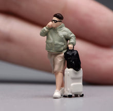 Load image into Gallery viewer, 1:64 Painted Figure Model Miniature Resin Sand Diorama Man Suitcase Passenger