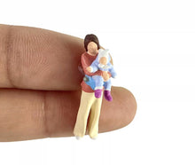 Load image into Gallery viewer, 1:64 Painted Figure Model Miniature Resin Diorama Sand Pregnant Woman Kids Toy