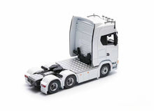 Load image into Gallery viewer, Masdi 1:64 White Scania 770s Truck Tractor Sports Model Diecast Metal Car New Collection