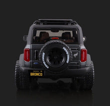 Load image into Gallery viewer, Maisto 1:24 2021 FORD Bronco Badlands SUV Off Road Sports Model Diecast Metal Car