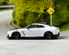 Load image into Gallery viewer, Inno 1:64 JDM White Carbon GT-R R35 NISMO Sports Model Diecast Metal Car New Collection