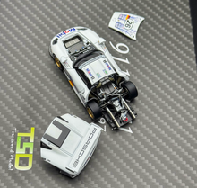 Load image into Gallery viewer, Transcend 1:64 White 911 GT1 1997 24h #26 Sports Model Diecast Metal Car New Collection
