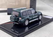 Load image into Gallery viewer, Shadow 1:64 Green Pajero V97 ORV SUV Off Sports Model Diecast Metal Car New Collecction