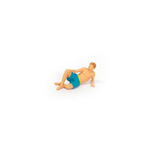 Load image into Gallery viewer, 1:64 Painted Figure Mini Model Miniature Resin Diorama Toy Beach Surfing Couple