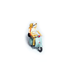 Load image into Gallery viewer, 1:64 Painted Figure Mini Model Miniature Resin Diorama Motocycle Couple Lovers