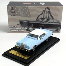 Load image into Gallery viewer, Sunstar 1:64 Light Blue 1979 Continental Town Model Diecast Metal Car New Collection