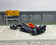 Load image into Gallery viewer, MINIGT 1:64 F1 RB18 #1 AlphaTauri Racing Sports Model Diecast Metal Car #520