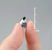 Load image into Gallery viewer, 1:64 Painted Figure Mini Model Miniature Resin Diorama Camera Girl Photographer