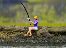 Load image into Gallery viewer, 1:64 Painted Figure Model Miniature Resin Diorama Sand Fishing Fisherman Angeler New Collection