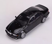 Load image into Gallery viewer, DCM 1:64 Black M5 E39 Sedan Sports Model Diecast Metal Car New Collection