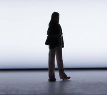 Load image into Gallery viewer, 1:64 Painted Figure Mini Model Miniature Resin Diorama Sand Girl Green Jacket New