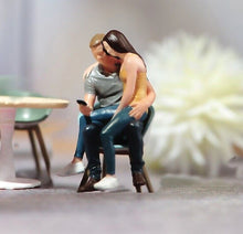 Load image into Gallery viewer, 1:64 Painted Unpainted Figure Model Miniature Resin Diorama Couple Watch Mobile New