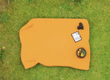 Load image into Gallery viewer, 1:64 Painted Figure Model Miniature Resin Diorama Outdoor Picnic Camping Reading Collection