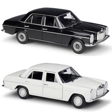 Load image into Gallery viewer, WELLY 1:24 Benz 220 Sedan Classic Vintage Model Diecast Metal Car Display