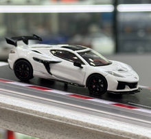 Load image into Gallery viewer, FW 1:64 White C8 ZR1 Coupe Sports Model Diecast Metal Car New Collection