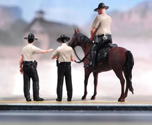 Load image into Gallery viewer, 1:64 Painted Figure Model Miniature Resin Diorama Sand American Patrol Police Collection