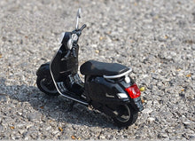 Load image into Gallery viewer, WELLY 1:18 2017 GTS 125CC Sports Classic Model Diecast Metal Motorcycle