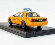 Load image into Gallery viewer, Rollin 1:64 Yellow CV CROWN VICTORIA New York Taxi Model Diecast Metal Car New Collection