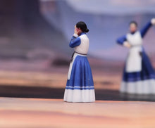 Load image into Gallery viewer, 1:64 Painted Figure Model Miniature Resin Diorama Sand Korean Traditional Lady