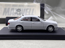 Load image into Gallery viewer, Maxwell 1:64 White E320 W210 Classic Sedan Sports Model Diecast Metal Car New Collection