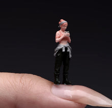 Load image into Gallery viewer, 1:64 Painted Figure Model Miniature Resin Sand Diorama Car Repair Girl Worker