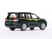 Load image into Gallery viewer, Masdi 1:64 2016 Green Land Cruiser LC200 ORV GXR V6 Model Diecast Metal Car