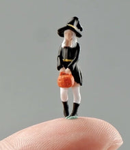 Load image into Gallery viewer, 1:64 Painted Figure Mini Model Miniature Resin Diorama Sand Halloween Witch Girl