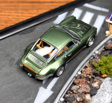 Load image into Gallery viewer, Zincit 1:64 Green 911 964 Singer Coupe Sports Model Diecast Metal Car New Collection
