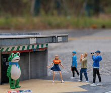 Load image into Gallery viewer, 1:64 Painted Figure Mini Model Miniature Resin Diorama Dancing Girl Shouting Boy New Scene