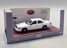 Load image into Gallery viewer, GOC 1:64 White Police Crown Victoria EN114 American Model Diecast Metal Car