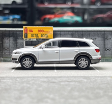 Load image into Gallery viewer, Masdi 1:64 2008 White Q7 FSI Quattro SUV Sports Model Diecast Metal Car BN