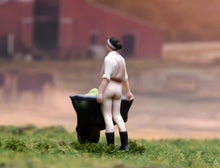 Load image into Gallery viewer, 1:64 Painted Figure Model Miniature Resin Diorama Toy Sand Farmers Family Set