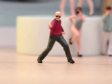 Load image into Gallery viewer, 1:24 Painted Figure Model Miniature Resin Diorama Sand Dancing Lively Old Man
