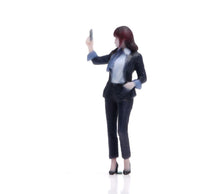 Load image into Gallery viewer, 1:64 Painted Figure Model Miniature Resin Sand Diorama Office Colleague in Suit