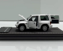 Load image into Gallery viewer, IHCM 1:64 HEC White Pajero Evolution ORV Sports Open Model Diecast Metal Car