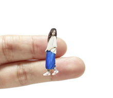 Load image into Gallery viewer, 1:64 Painted Figure Mini Model Miniature Resin Diorama Girl White Tee Blue Pants