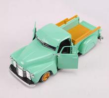 Load image into Gallery viewer, Maisto 1:24 Green 1950 3100 Pickup Truck Sports Model Diecast Metal Car New