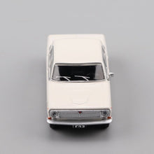Load image into Gallery viewer, Perka 1:64 White GAZ Volga M24 Sedan Classic Model Diecast Metal Car New Collection