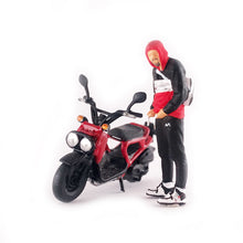 Load image into Gallery viewer, 1:64 Painted Figure Mini Model Miniature Resin Diorama Vintage Motocycle Man BL